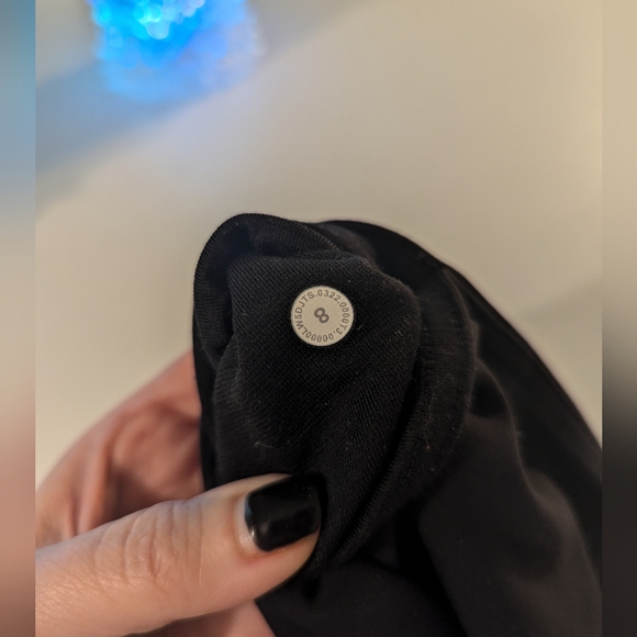 Lululemon Black Instill leggings size 8 25" inseam - Picture 2 of 6